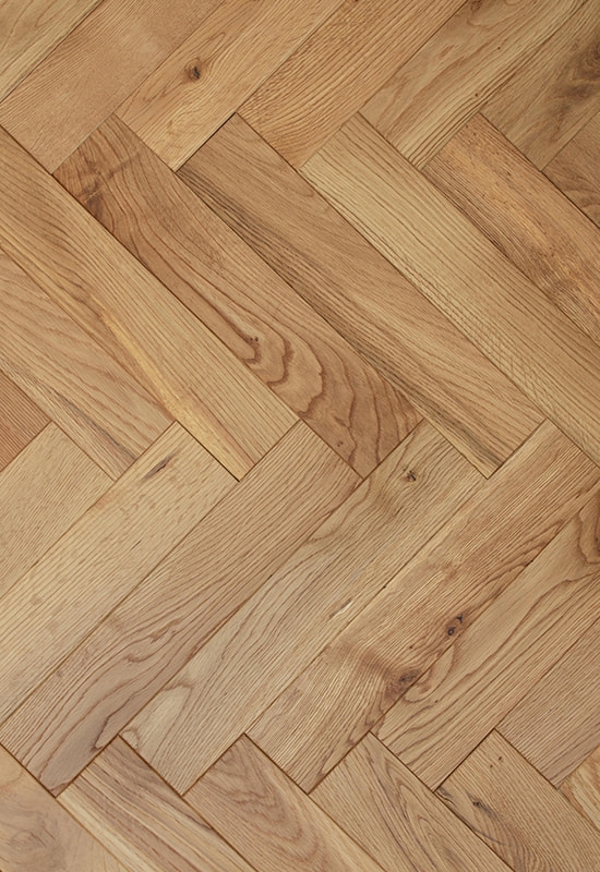 Bílý dub 70 Kartáčová podlaha z masivního dřeva