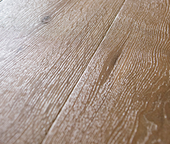 Lehké kartáčované